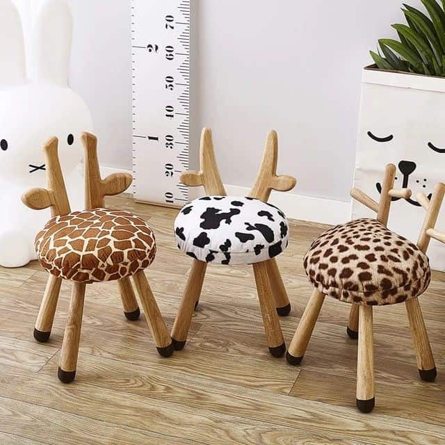 صندلی چوبی کودکانه با ساختار مقاوم و مستحکم